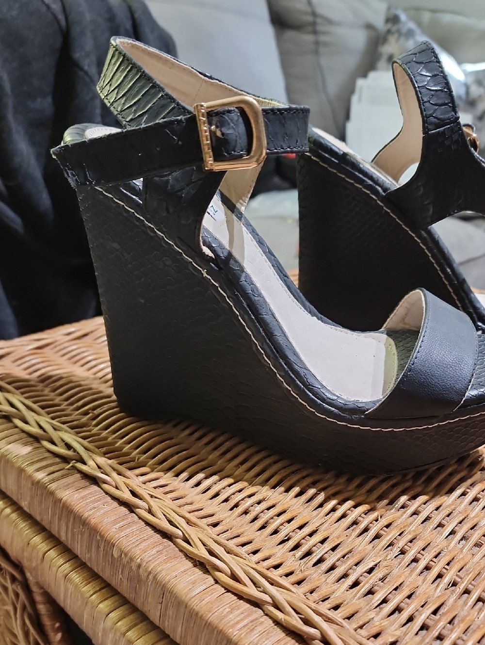KAYLEEN By Los Angeles Black Faux-Snakeskin Wedge Sandals with Gold Buckle